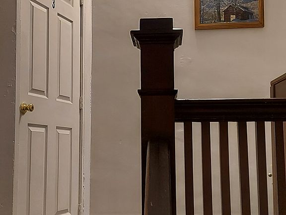 4th image of 307 N Franklin St #3