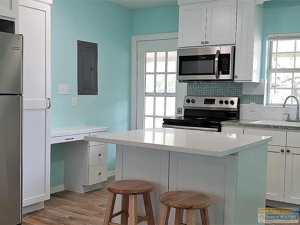 2 bed, 1.0 bath, 816 sqft, $1,650 — Photo 4