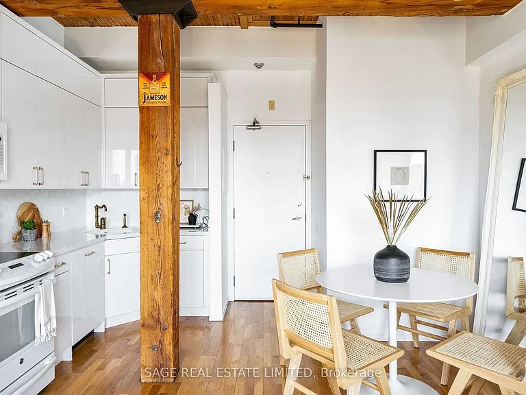781 King St W #508 — Photo 12