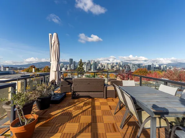 1017 W 8th Ave, Vancouver, BC V6H 1C3