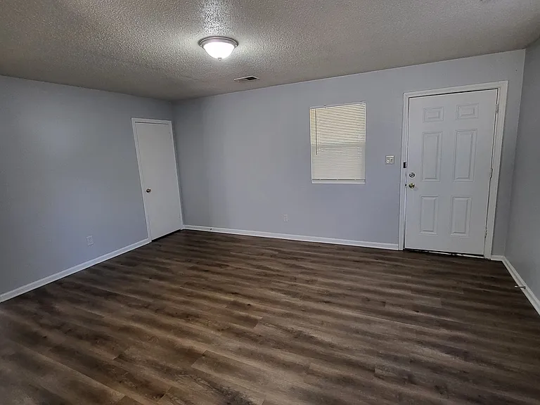 6149 Commodore Dr — Photo 3