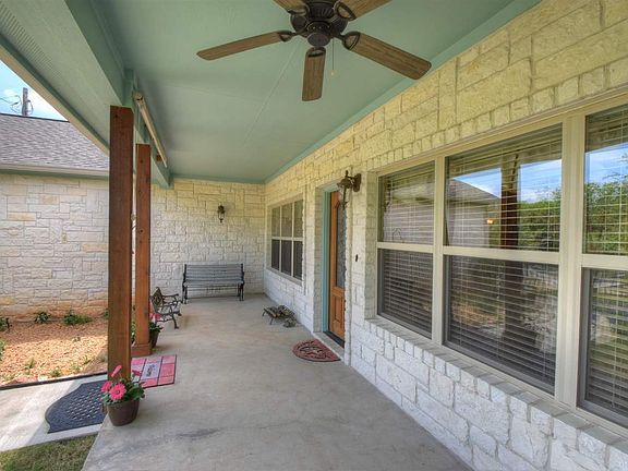 4th image of 303 Blue Waters Dr