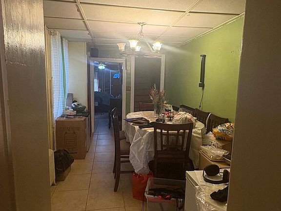 4th image of 1737 Thorn St