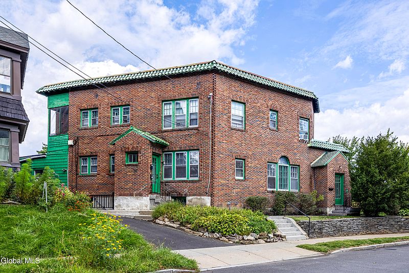 4th image of 4 View Avenue