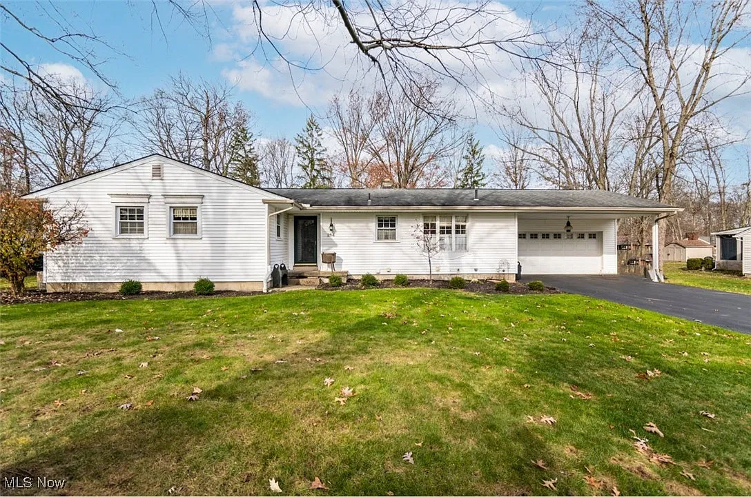 284 Moreland Dr photo 1