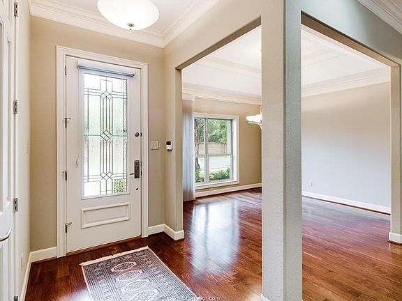 4th image of 9202 Stonebrook Dr
