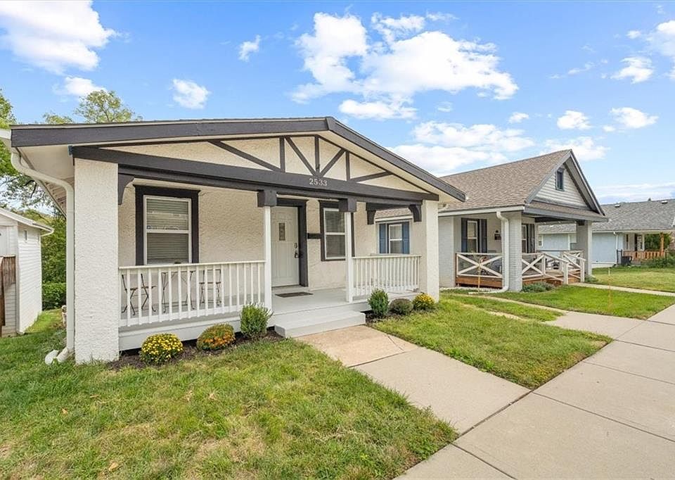 1st image of 2533 Flora Ave