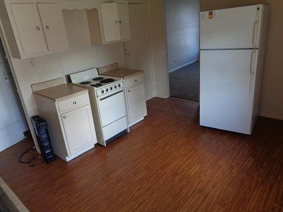 5th image of 2907 Banks St #2