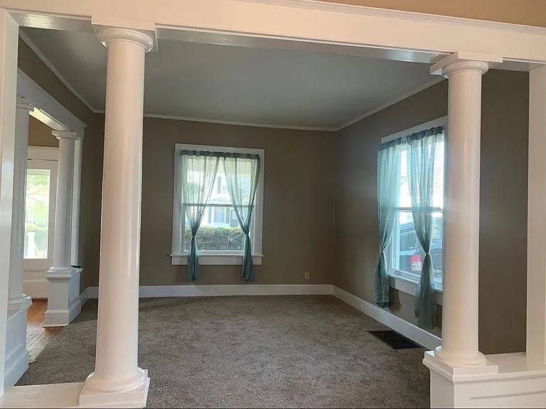 2416 Doniphan Ave — Photo 10