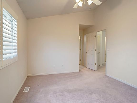 4th image of 379 E Newsome Ln
