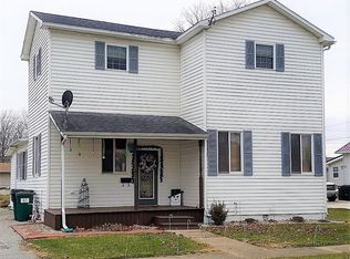 407 NW 2nd St, Casey, IL 62420