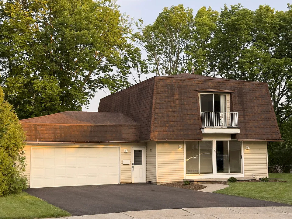 443 Overlook Dr