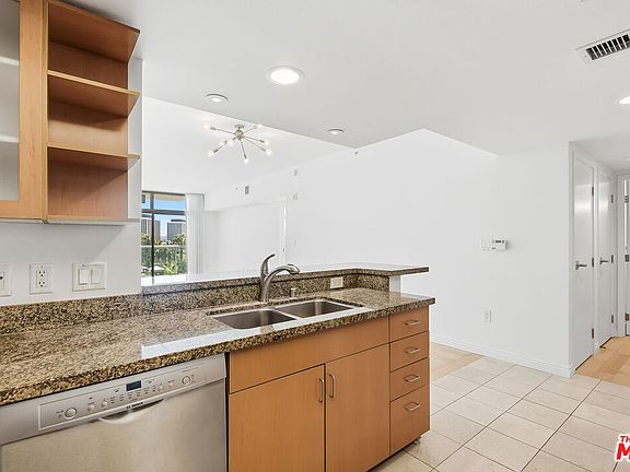 5th image of 13700 Marina Pointe Dr Unit 630