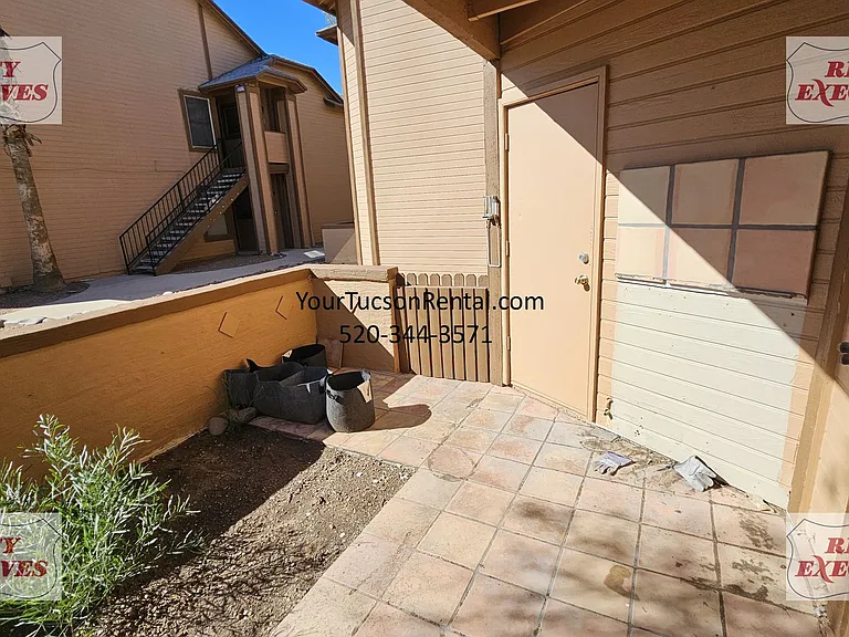 1664 W Park Wood Ln — Photo 4