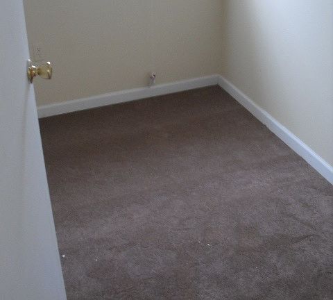 2nd image of 32 Oakdale Vlg