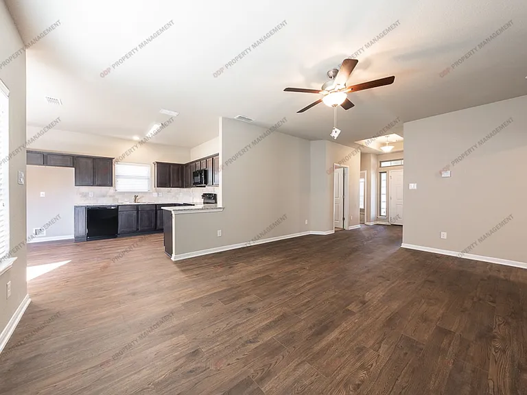1242 Lakeway Crossing Dr — Photo 6