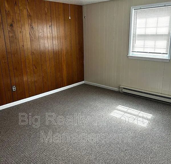 88 N Main St — Photo 12