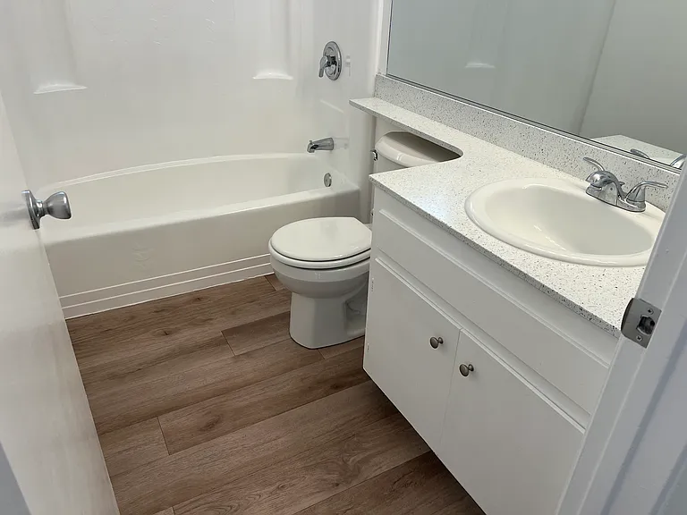 Beachwood Village Apartments — Photo 118