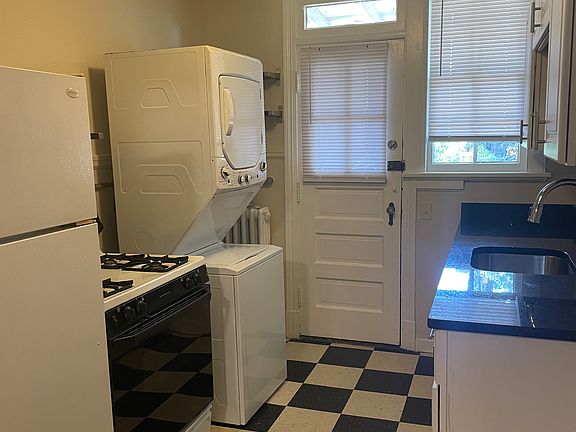 5th image of 3326 W Grace St Floor 2