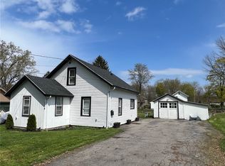 228 Dearcop Dr, Rochester, NY 14624