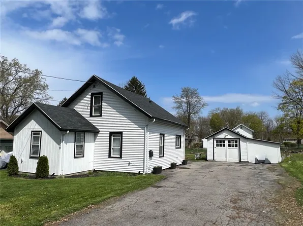 228 Dearcop Dr, Rochester, NY 14624