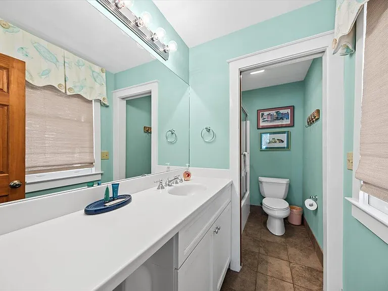 2714 Bayonne St — Photo 12