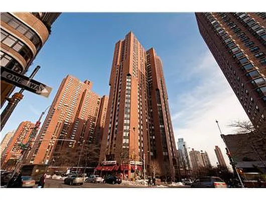 Rented by Douglas Elliman | media 36