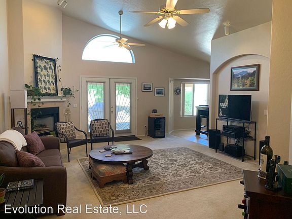 4th image of 919 N Shannon Cir