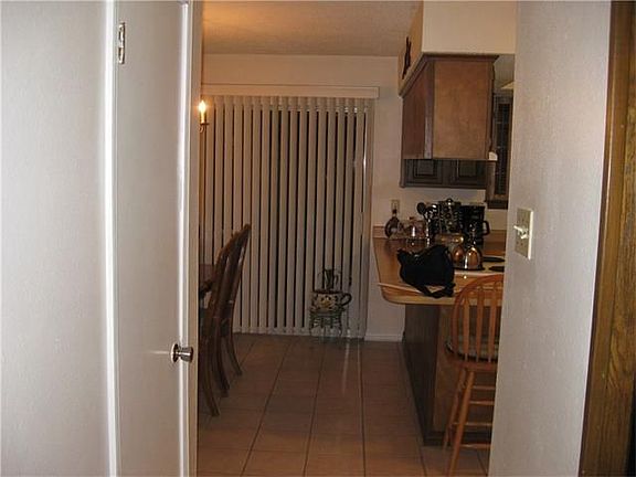 5th image of 4479 Woodland Dr APT B