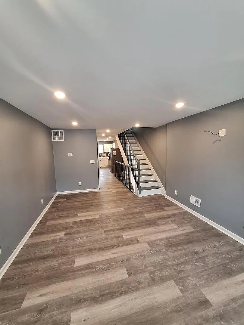 Unit Photo - 2305 E Madison St #3