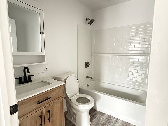 4th image of 103 Vineyard Ave #2