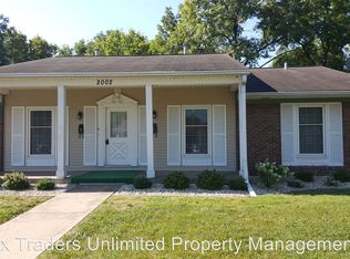 2002 W Newman Pkwy, Peoria, IL 61604