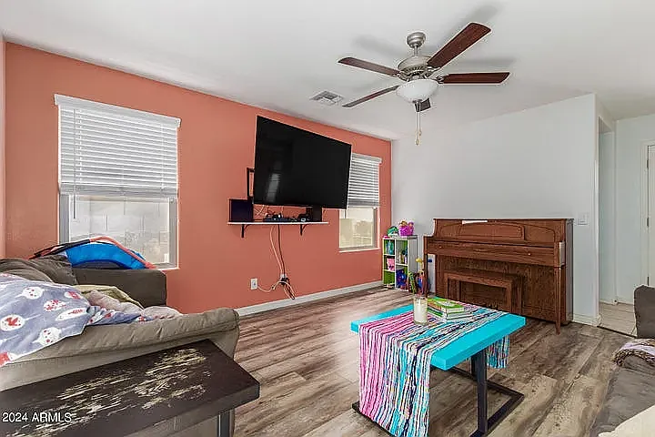 8216 W Albeniz Pl — Photo 4