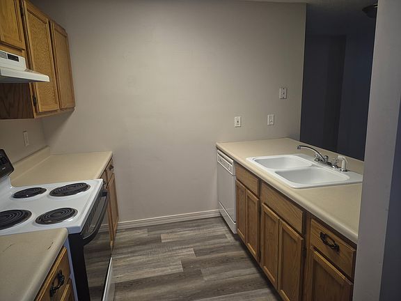3rd image of 311 E Erie St #3