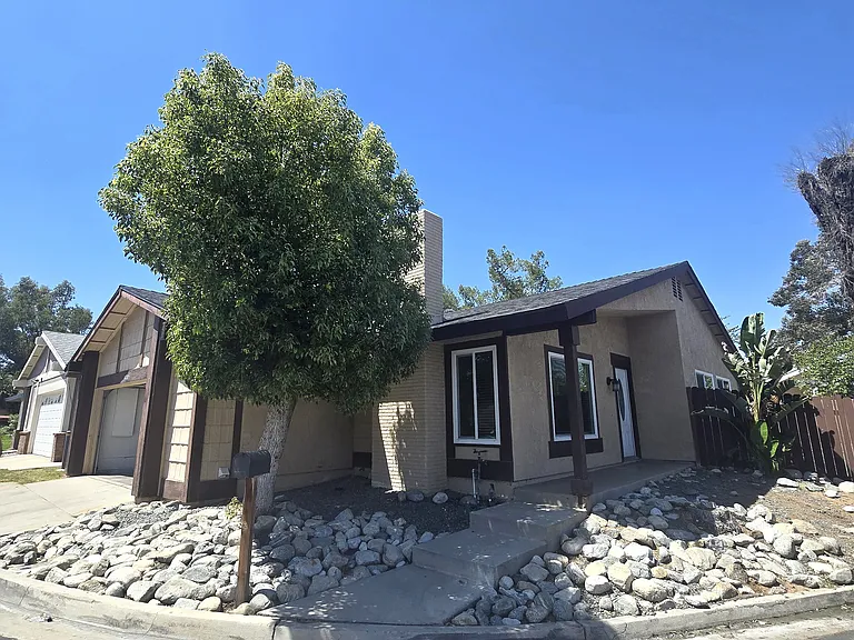 4205 Noyer Ln — Photo 1