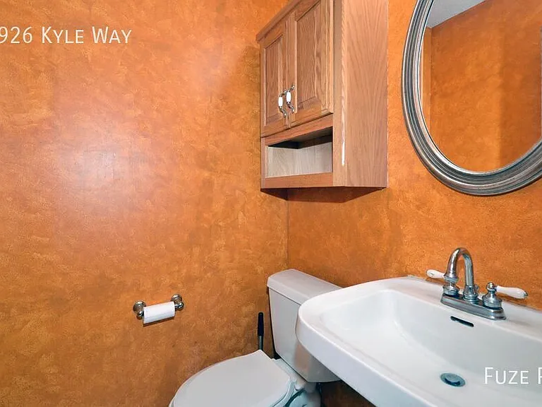 1926 Kyle Way — Photo 14