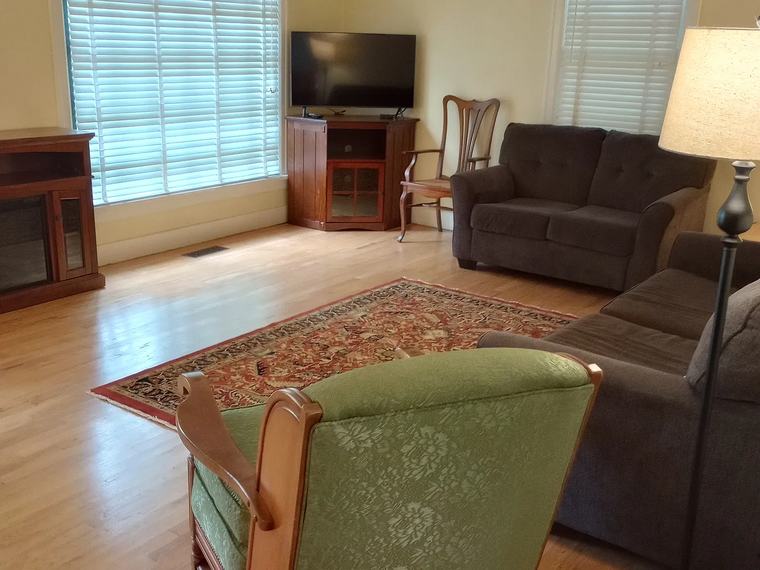 1120 Jefferson St NE — Photo 4