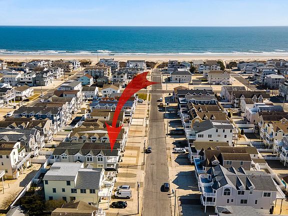 3rd image of 133 58th St W #Sea