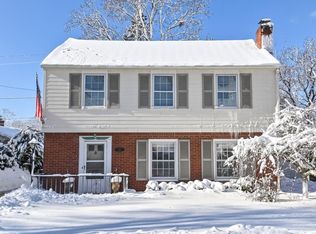 2611 N 96th St, Wauwatosa, WI 53226