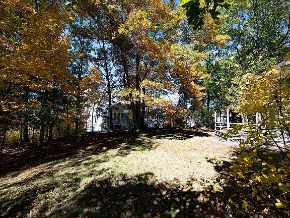 5th image of 53-55 Whitewood Cir