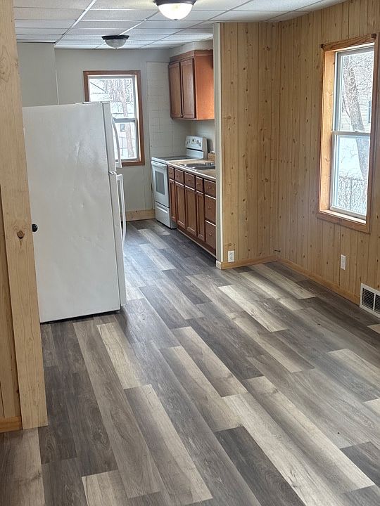 1st image of 415 SE 8th Ave