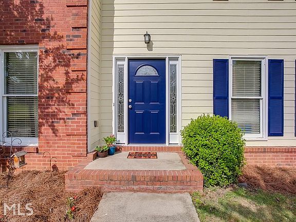 2nd image of 460 Tara Oaks Ct