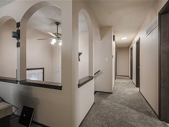 4th image of 1411 N Downers Pl