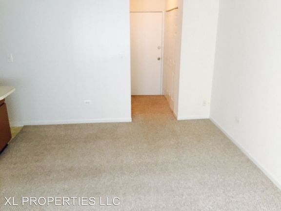 4th image of 5423 N Winthrop Ave APT 303