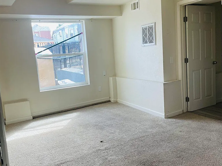 2424 E 24th St — Photo 12