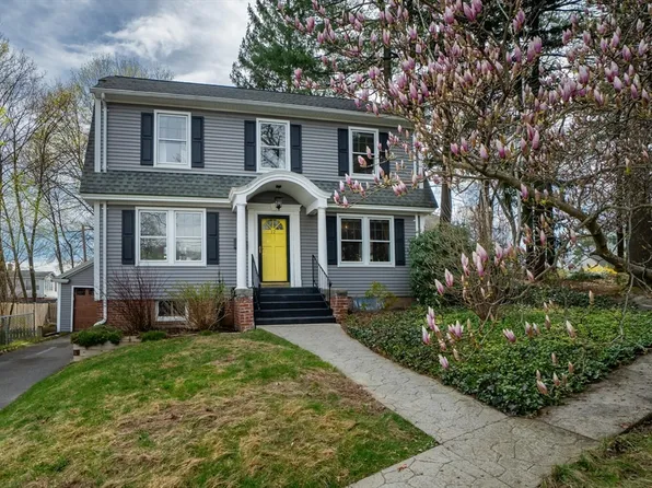 12 Pinehurst Rd, Holyoke, MA 01040