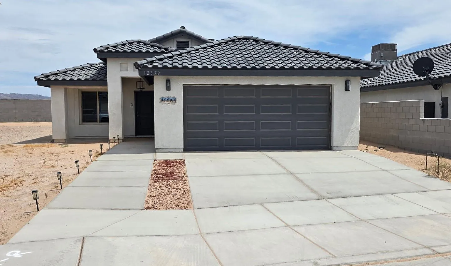 3 bed, 2.0 bath, 1179 sqft, $2,000 — Photo 1