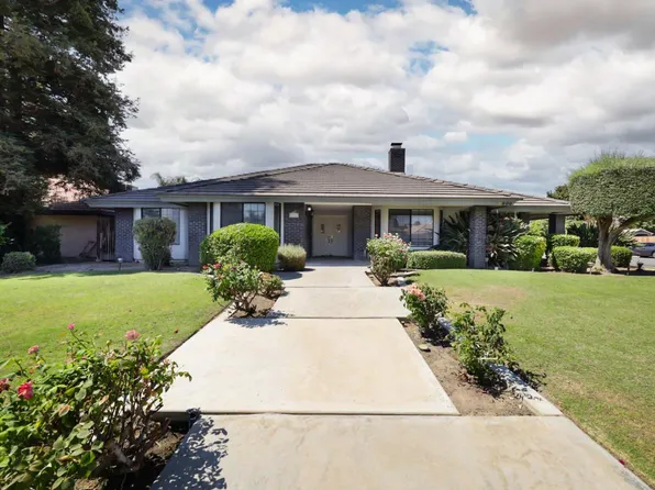 8900 Bridlewood Ln, Bakersfield, CA 93311