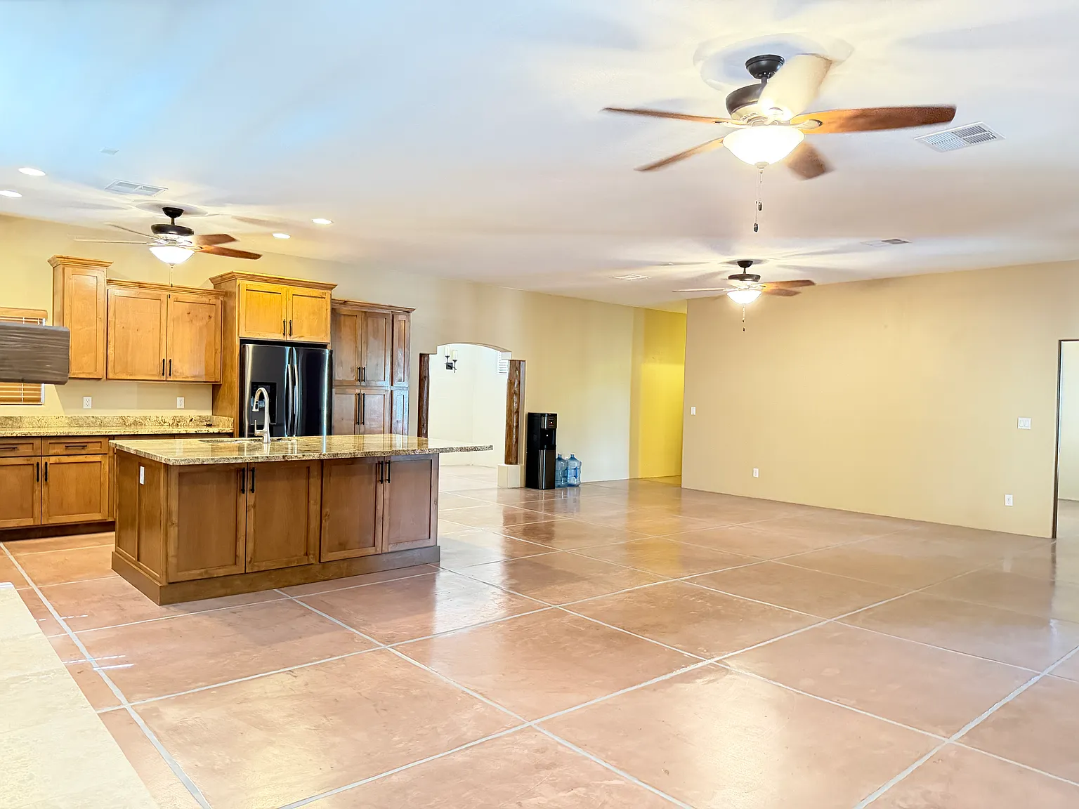 3 bed, 1849 sqft, $3,299 — Photo 3