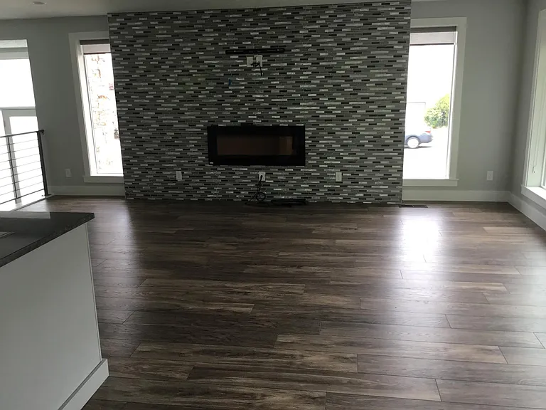 696 E 2200 N — Photo 9